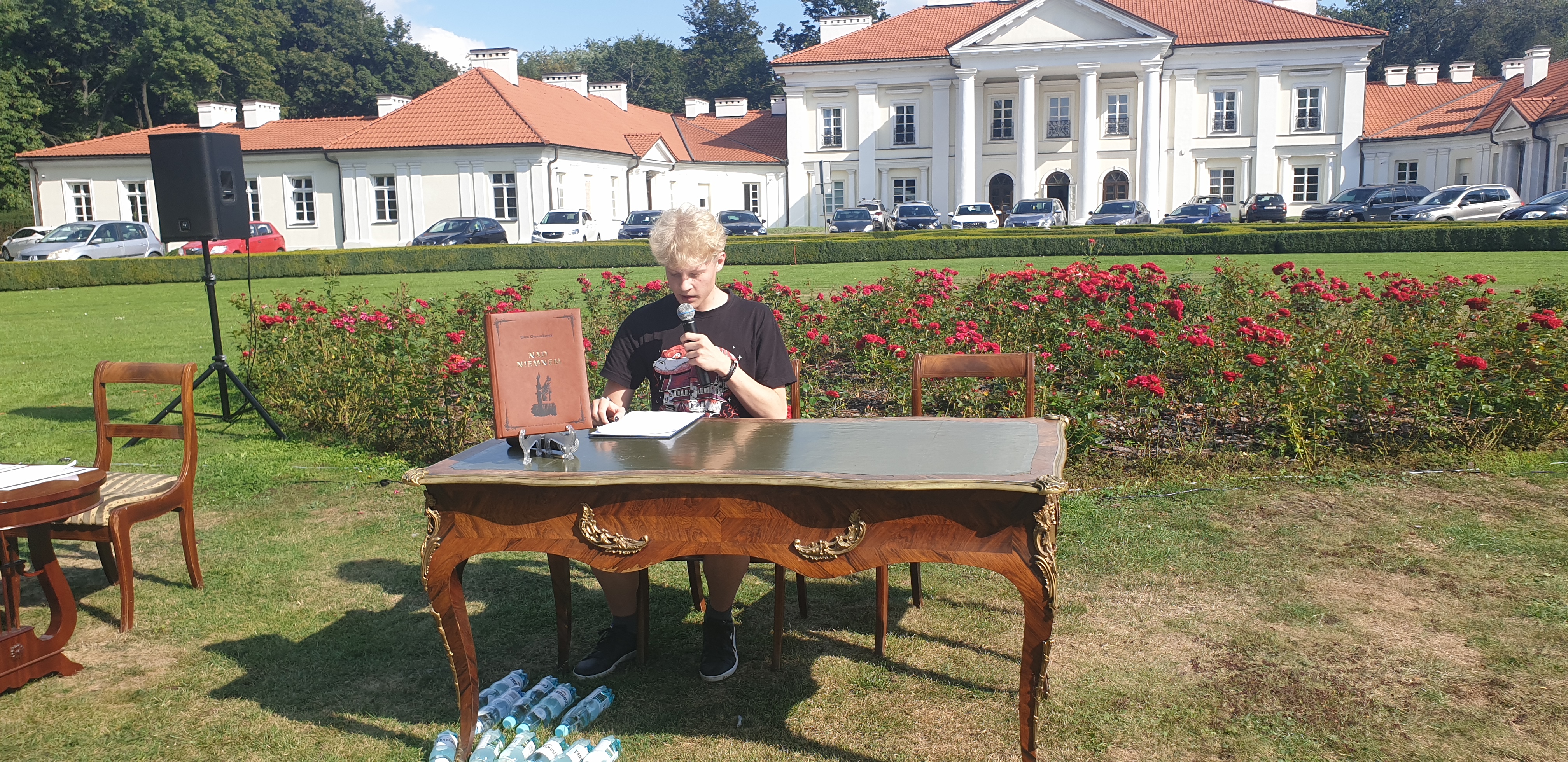 Klasy 2 b LO "Narodowe Czytanie"
